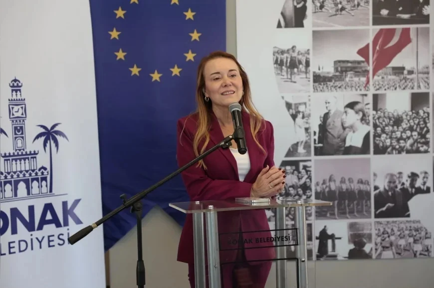 Konak Belediye Başkanı Nilüfer Çınarlı Mutlu: “Asla vazgeçmeyin, sizi sindirmelerine izin vermeyin”