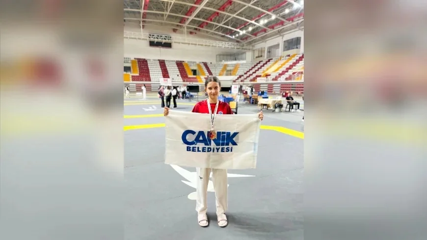 Canik Belediyesporlu Asiye Nur Bilgin Taekwondo Türkiye Şampiyonası’nda finale yükseldi