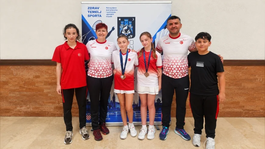 Manisalı badmintoncular Hırvatistan’daki uluslararası turnuvadan 2 bronz madalyayla döndü