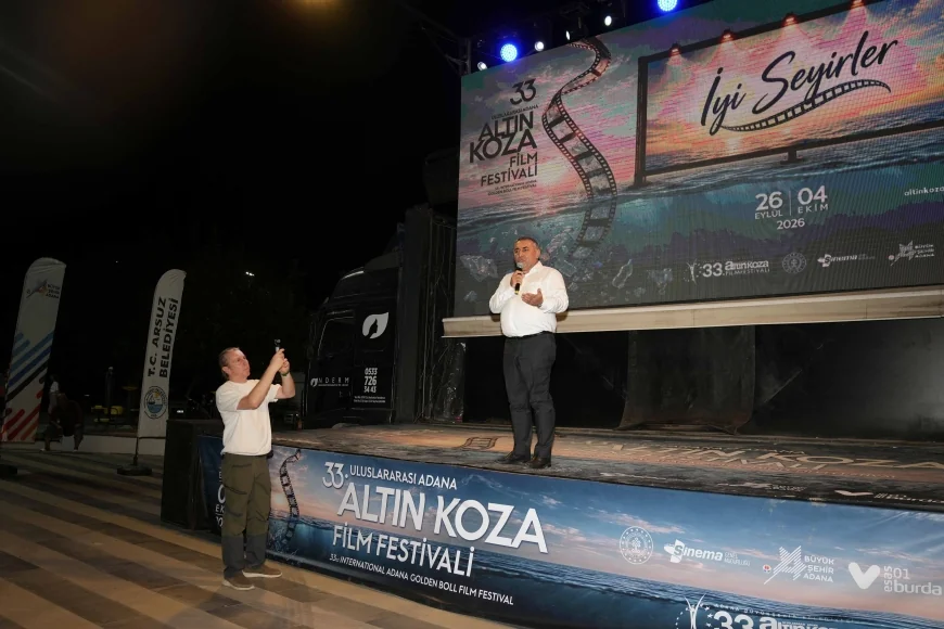 Hatay Arsuz’da Altın Koza Film Festivali depremden etkilenen vatandaşlarla buluştu