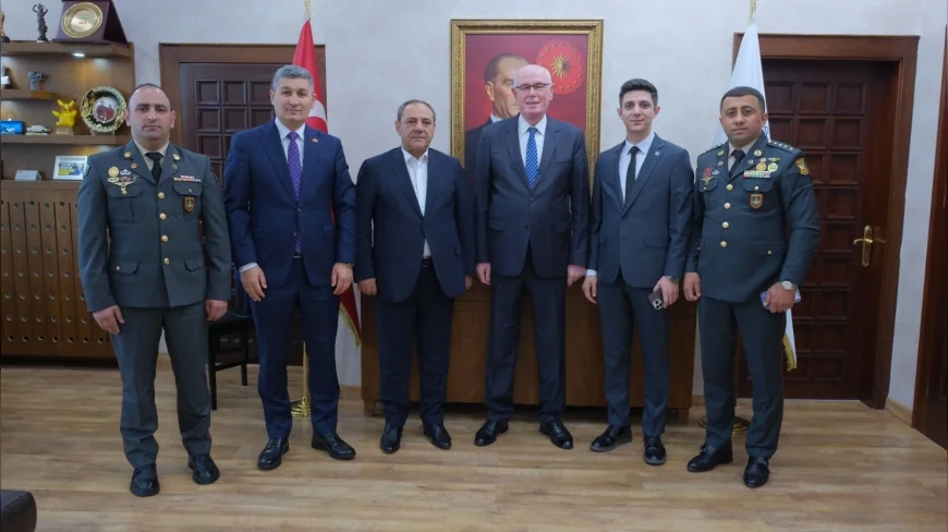 Odunpazarı Belediye Başkanı Kazım Kurt Azerbaycan heyetini ağırladı, yerel yönetimlerde iş birliği görüşüldü