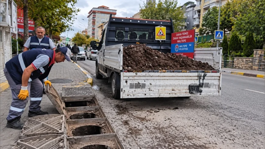 Maltepe’de kuvvetli yağış öncesi mazgal ve rögar temizliği hızlandırıldı, kriz masası oluşturuldu