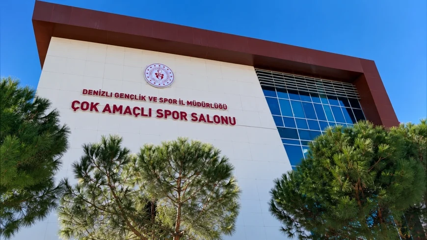 Denizli Çok Amaçlı Spor Salonu yenilenen çatısı ve güçlendirilen altyapısıyla yeniden sporculara açıldı