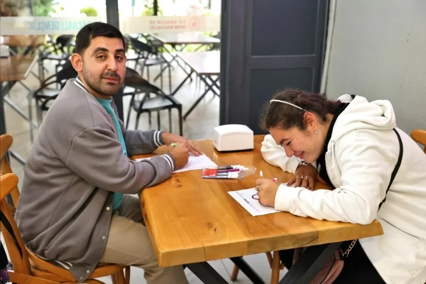 Bursa Büyükşehir Belediyesi özel gereksinimli gençleri Gemlik Karacaali’de kampta buluşturdu