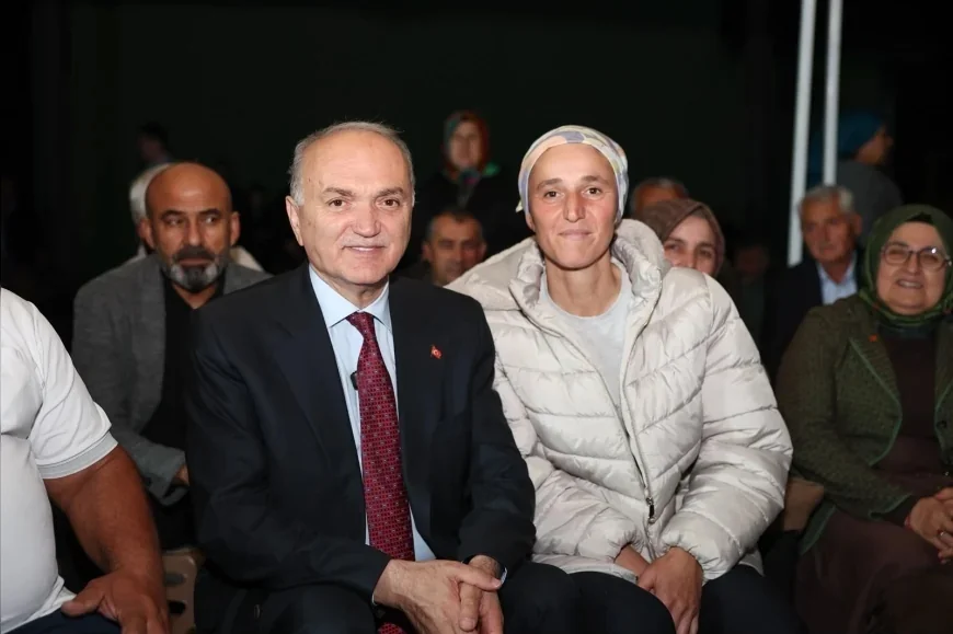 Düzce Belediye Başkanı Dr. Faruk Özlü: “Görev süremiz içinde bütün yolları asfaltlamaya kararlıyız”