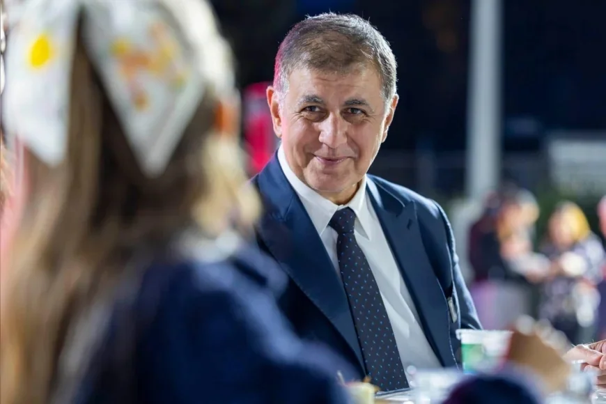 İzmir Büyükşehir Belediye Başkanı Dr. Cemil Tugay: “Bu hürmet sonuna kadar gösterilecek”