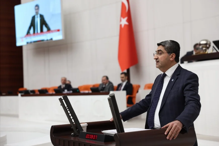 DEVA Partisi Genel Başkan Yardımcısı Mehmet Emin Ekmen: “Maaşın gelmesiyle bitmesi bir oluyor”