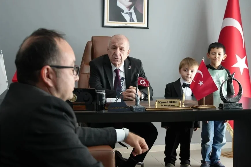Zafer Partisi Genel Başkanı Prof. Dr. Ümit Özdağ: “İktidardan bir daha çıkmamak üzere düşecekler”