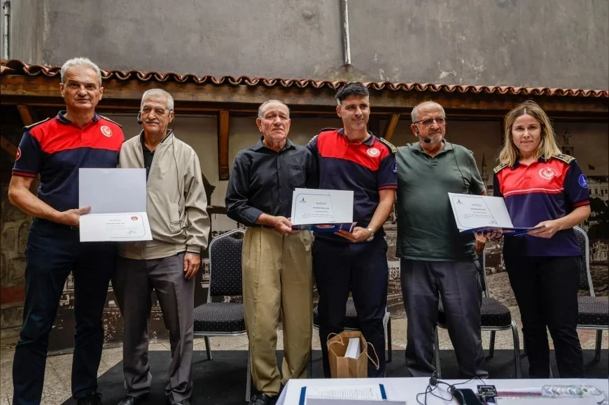 İzmir İtfaiyesi’nde kuşaklar buluştu: “Hepimiz aynı hikâyenin farklı sayfalarıyız”
