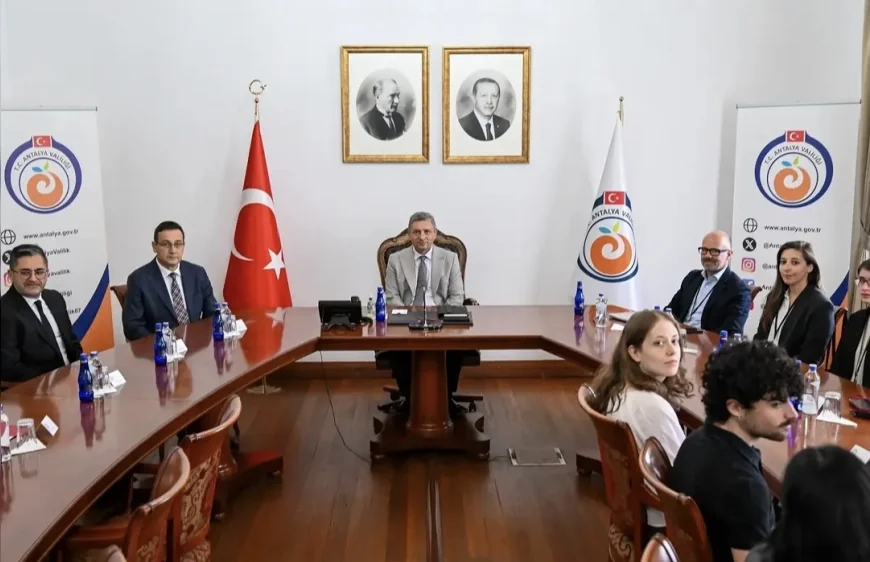 Antalya Valisi Hulusi Şahin Erasmus+ DIGITALIA Projesi Uluslararası Heyetini Kabul Etti