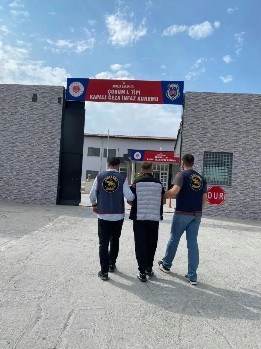 Çorum’da JASAT ekiplerinin operasyonunda çeşitli suçlardan aranan 16 hükümlü yakalandı