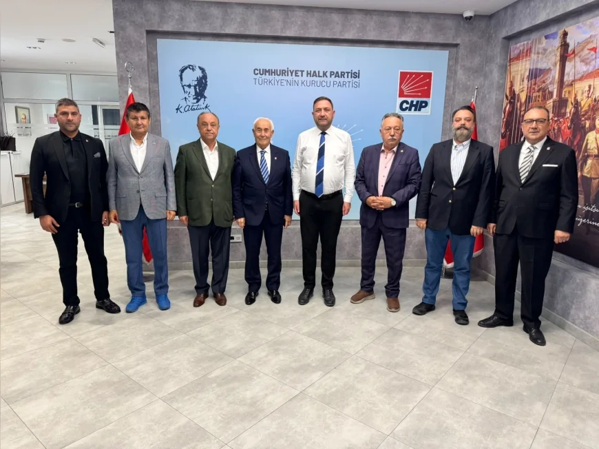 CHP İzmir İl Başkanı Utku Gümrükçü: “Önceki dönem il başkanlarımız birer nefer ve ağabey olarak sahada olacak”