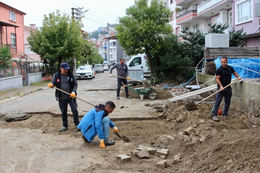 Giresun Belediyesi ekipleri kent genelinde altyapı, üstyapı ve çevre düzenleme çalışmalarını sürdürüyor