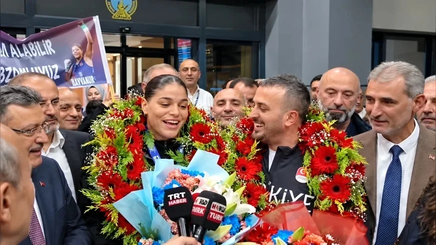 Milli Boksör Havvanur Kethüda Büyüklerde İlk Avrupa Şampiyonası’nda Altın Madalyaya Uzandı