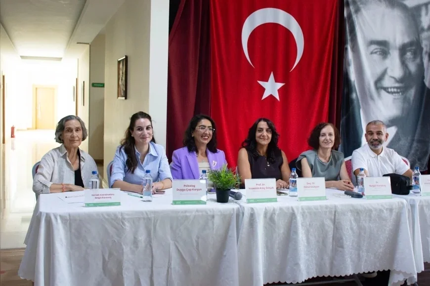 Karşıyaka Belediye Başkanı Yıldız Ünsal: “Alzheimer’la mücadelede vatandaşlarımızın yanında olmaya devam ediyoruz”