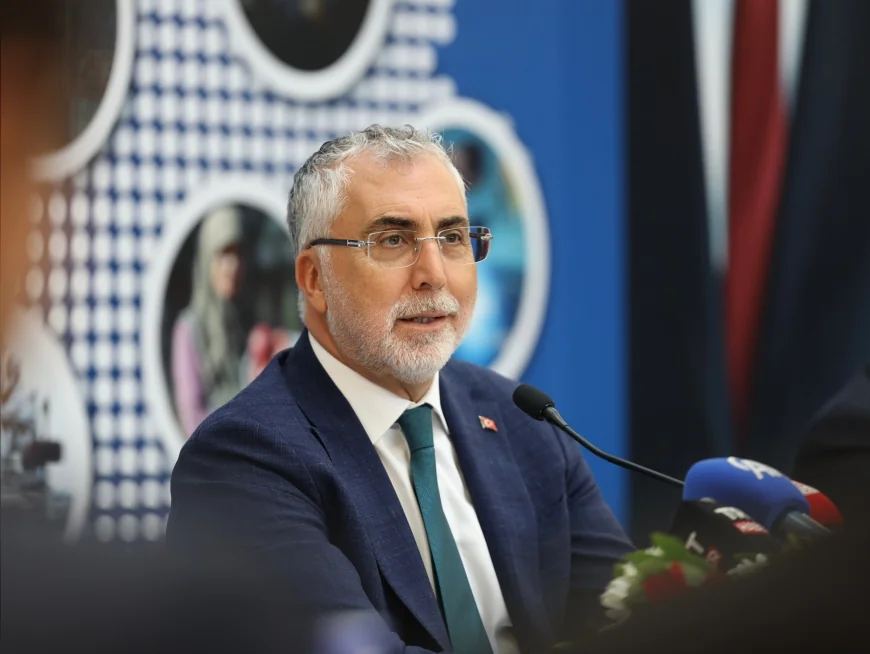 Çalışma ve Sosyal Güvenlik Bakanı Prof. Dr. Vedat Işıkhan: “İşitme engelli vatandaşlarımızın yanında olmaya devam ediyoruz”