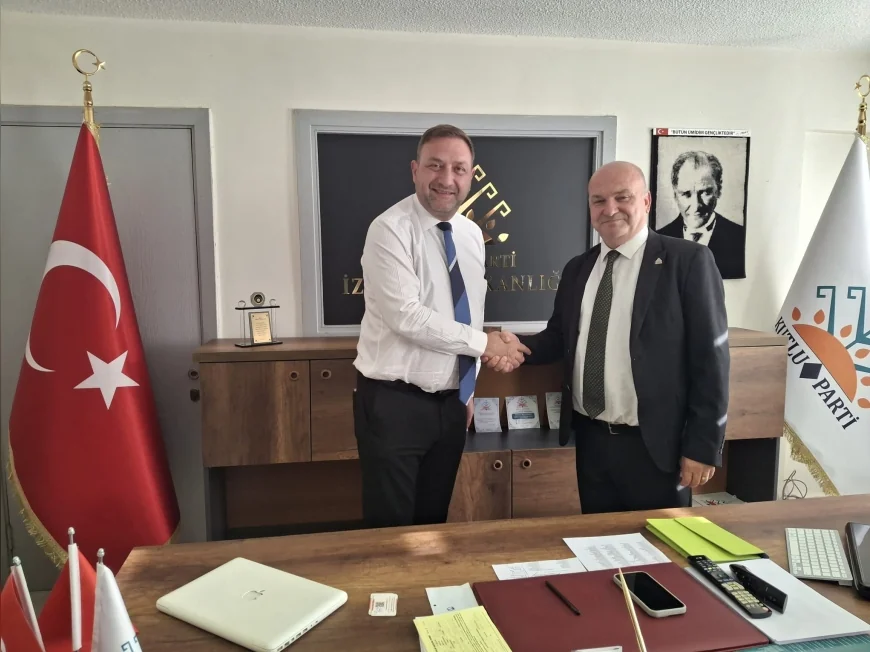 CHP İzmir İl Başkanı Utku Gümrükçü: “Kentimiz ve ülkemiz için ortak bir geleceği inşa etmeye hazırız”