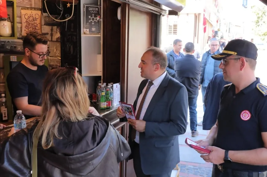 Edirne İtfaiyesi İtfaiye Haftası’nda Saraçlar Caddesi esnafını yangın güvenliği konusunda bilgilendirdi