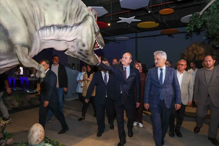 Düzce Belediye Başkanı Dr. Faruk Özlü: “Bilim Şenliği ile gençlerimizin tefekkür yetenekleri gelişecek”