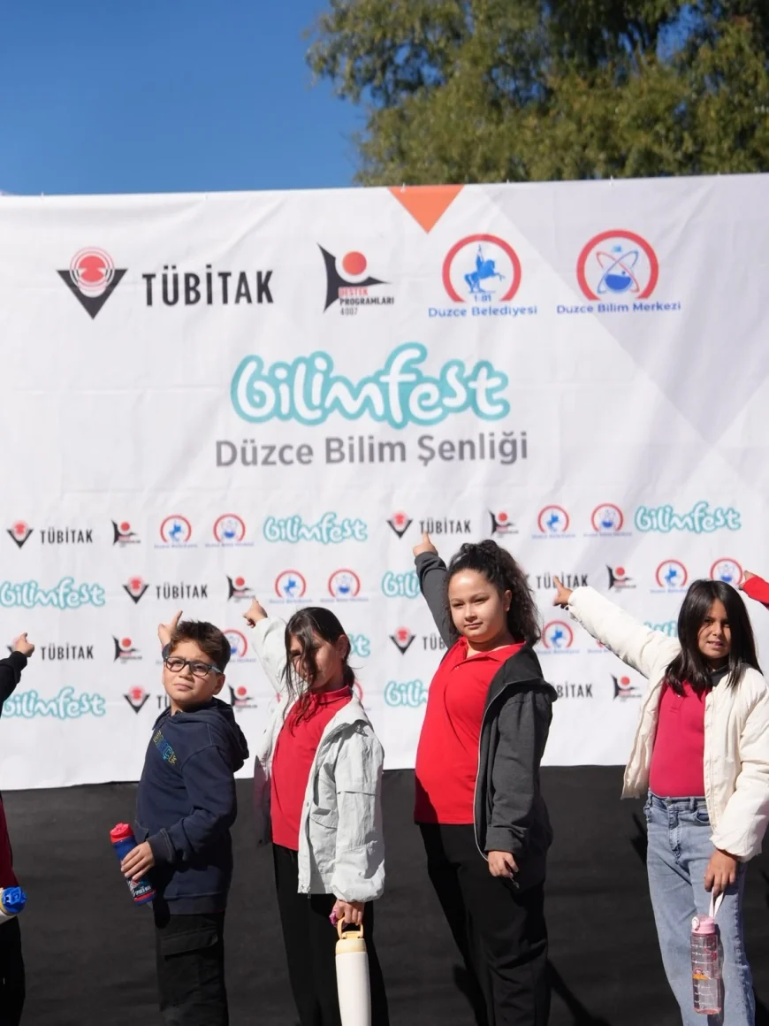 Düzce Bilim Şenliği tamamlandı, 3 günde 6 bin 500 öğrenci ve vatandaş bilim etkinliklerine katıldı