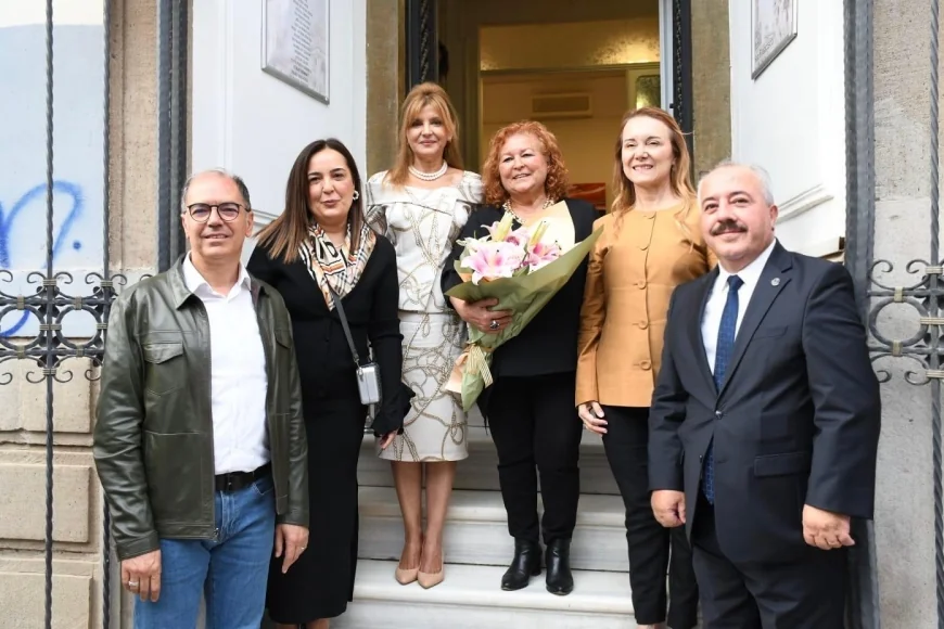 Üç Kıtadaki İzmir, Lizbon ve San Francisco Kadın Sanatçıların Eserleriyle Aynı Ruh Etrafında Buluştu
