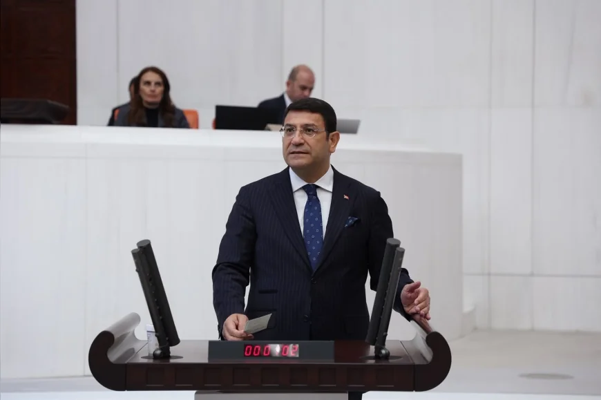 DEVA Partisi Ankara Milletvekili İdris Şahin: “Ekonomiden adalete kadar çözülmeyi bekleyen ne kadar düğüm varsa, hepsinin çözüleceği yer bu binanın çatısıdır”