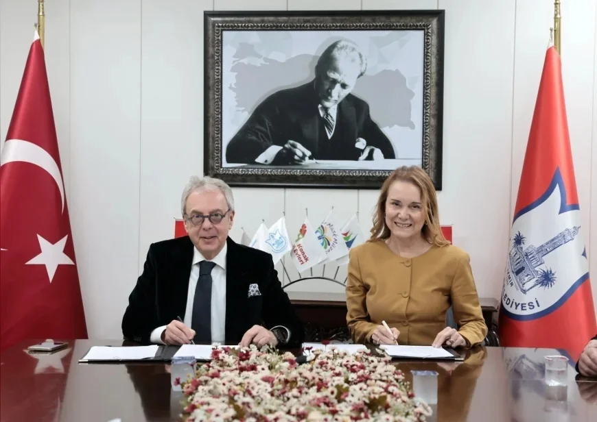 Konak Belediye Başkanı Nilüfer Çınarlı Mutlu: “Konak için çok önemli bir imza”