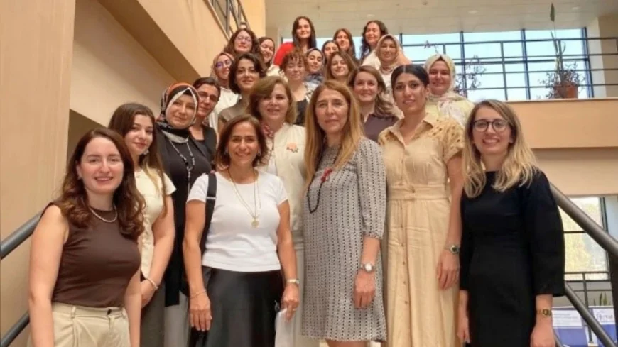 Ege Üniversitesinde hemşirelere dezavantajlı gruplar için simülasyon temelli eğitim