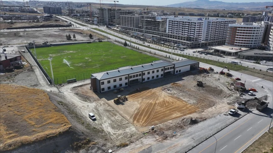 Sincan Belediyesi Saraycık Mahallesi’nde 26 bin metrekarelik spor tesisinde sona yaklaştı