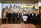 Nevşehir Belediye Başkanı Rasim Arı, Profesyonelliğe Geçiş Ligi’nde kenti temsil edecek Nevşehir Kapadokyagücü yönetimini ağırladı