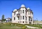 Ankara Büyükşehir Belediyesinin Restore Ettiği Halaçlı Mehmet Ağa Konağı’nda Ressam Hikmet Çetinkaya ile Sanat Buluşması Düzenlendi