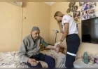 MERSİN BÜYÜKŞEHİR BELEDİYESİ, EVDE SAĞLIK VE BAKIM HİZMETİYLE 86 YAŞINDAKİ RECEP AVCI’NIN YARALARINI SARIYOR!