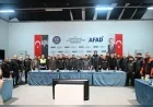 Kocaeli Valisi İlhami Aktaş ve Büyükşehir Belediye Başkanı Tahir Büyükakın Kriz Merkezinde Sağanak Yağışın Etkilerini Değerlendirdi