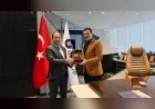 Ünsal Grup Yönetim Kurulu Başkanı Orhan Ünsal’a 7. Merhamet ve Emek Ödülleri’ne Katkılarından Dolayı Teşekkür Plaketi