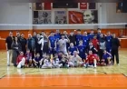 İnegöl Belediyespor Erkek Voleybol Takımı Güner Karakaya’yı 3-2 Mağlup Ederek 5’te 5 Yaptı ve Liderliğini Korudu