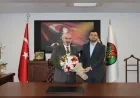 Anahtar Parti Manisa İl Başkanı Şakircan Dinç’ten Baro Başkanı Av. Ümit Rona’ya Hayırlı Olsun Ziyareti