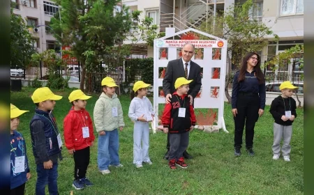 Manisa’da minik öğrenciler İtfaiyecilik Haftası’nda yangın söndürme eğitimi aldı
