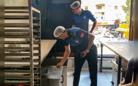 Efeler Belediyesi zabıta ekiplerinden unlu mamul işletmelerine gramaj ve hijyen denetimi