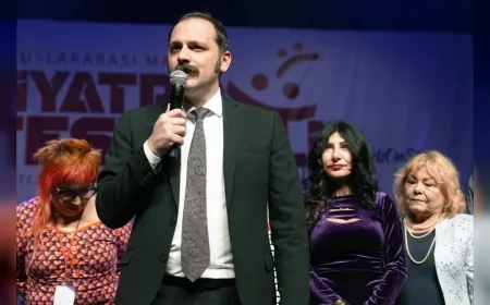 Maltepe’de 8. Uluslararası Tiyatro Festivali 30 ülkeden sanatçıların katılımıyla başladı