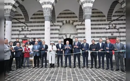 Diyarbakır’da 6 Şubat depremlerinde hasar gören 6 tarihi cami yeniden ibadete açıldı