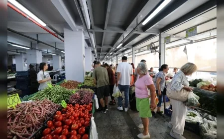 Marmaris Belediye Başkanı Acar Ünlü: “Pazarcı esnafının çalışma koşullarını iyileştiriyoruz”