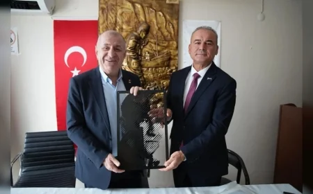 Zafer Partisi Genel Başkanı Prof. Dr. Ümit Özdağ’dan Adana’da Şehit Aileleri ve Gaziler Derneği ile ADD’ye Ziyaret