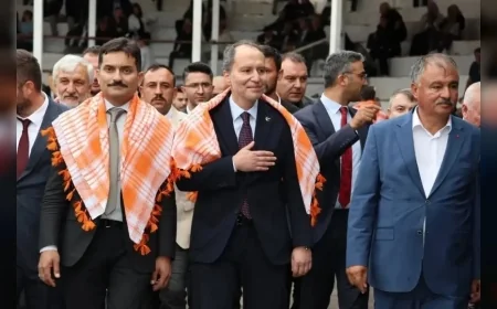 Beyağaç’ta 15. Hüseyin Çokal Yağlı Pehlivan Güreşleri’ne Fatih Erbakan da katıldı
