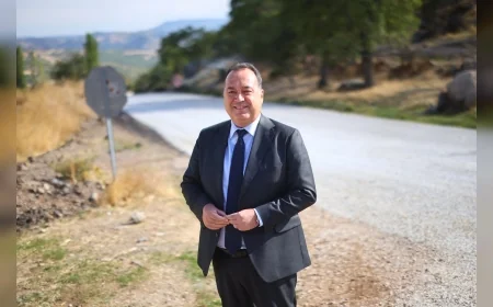 Manisa Büyükşehir Belediye Başkanı Besim Dutlulu: “Demirci’de 12 mahalleyi bağlayan 46 kilometrelik yolu yeniledik”