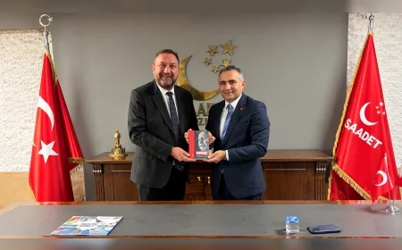 CHP İzmir İl Başkanı Utku Gümrükçü: “Ayrışmadan siyaset yapmayı ve ortak akılla çözüm üretmeyi başarmak zorundayız”