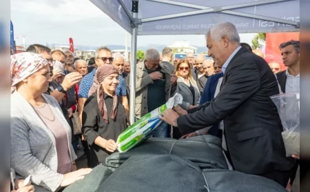 İzmir’de zeytin üreticisine saha desteği: Kemalpaşa’da 391 üreticiye hasat ve mücadele desteği