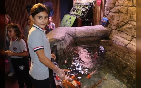 İzmir Büyükşehir Belediyesi çocukları su altı dünyasıyla buluşturdu