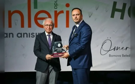 Bornova’da 7. Homeros Kitap Günleri binlerce kitapseverin katılımıyla sona erdi