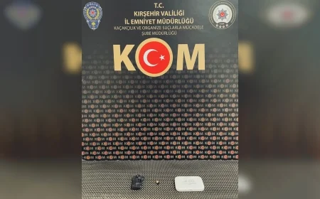 Kırşehir İl Emniyet Müdürlüğü sürücü belgesi sınavında gizli kamera ve casus kulaklık düzeneğini ortaya çıkardı