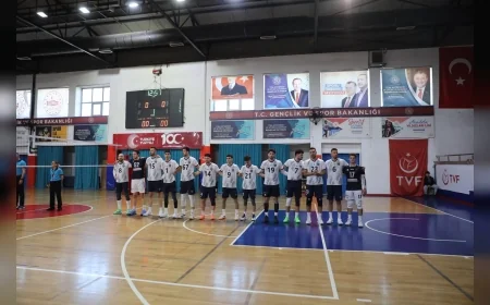 Düzce Belediyespor Konuralp Beyleri Erkek Voleybol Takımı lige Tokat Belediyespor karşısında 3-0’lık galibiyetle başladı